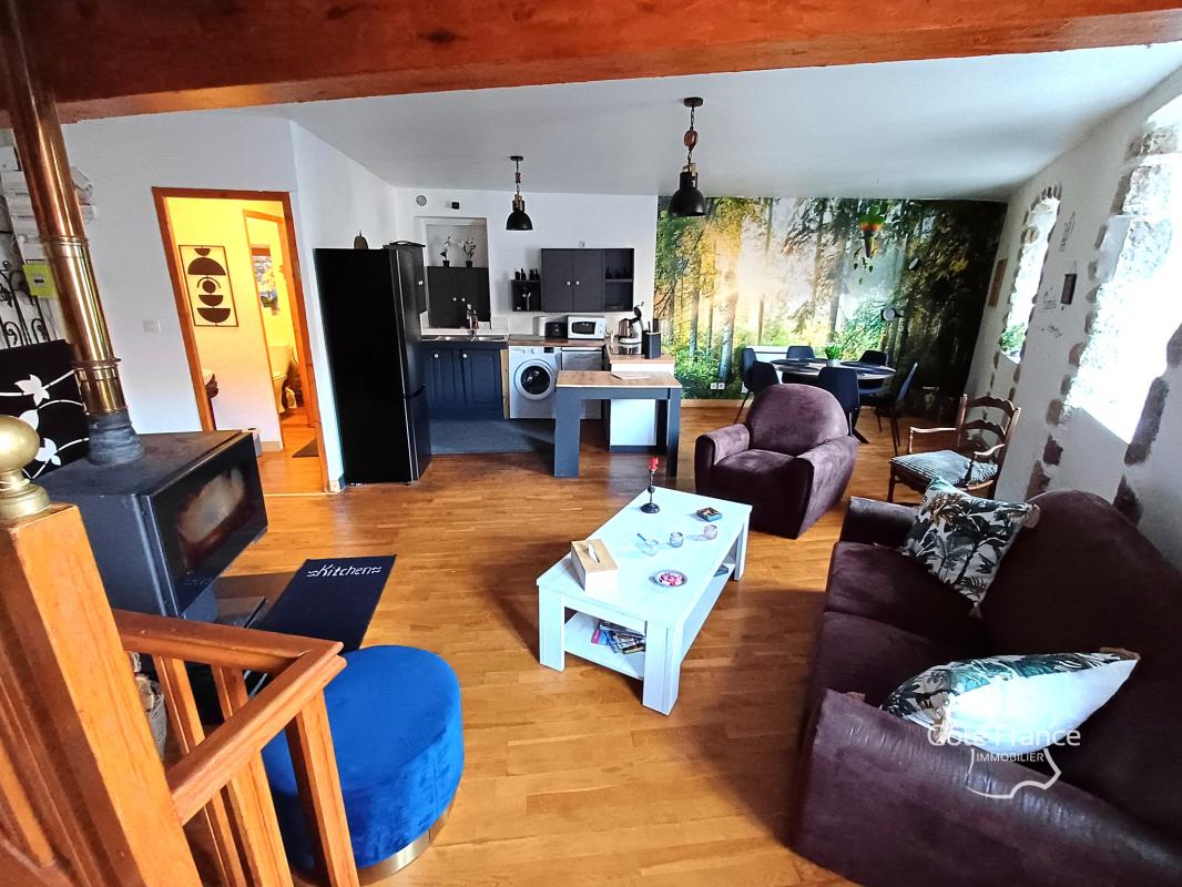 Immeuble de rapport de 160 m2 en pierres et composé de trois - Photo 5