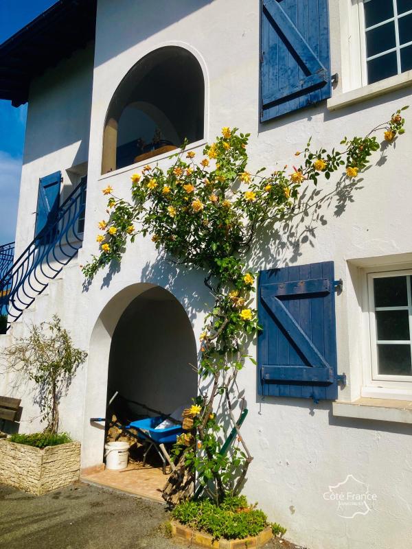 Villa avec piscine chauffée, 9 pieces sur 6575m2 de terrain - Photo 2
