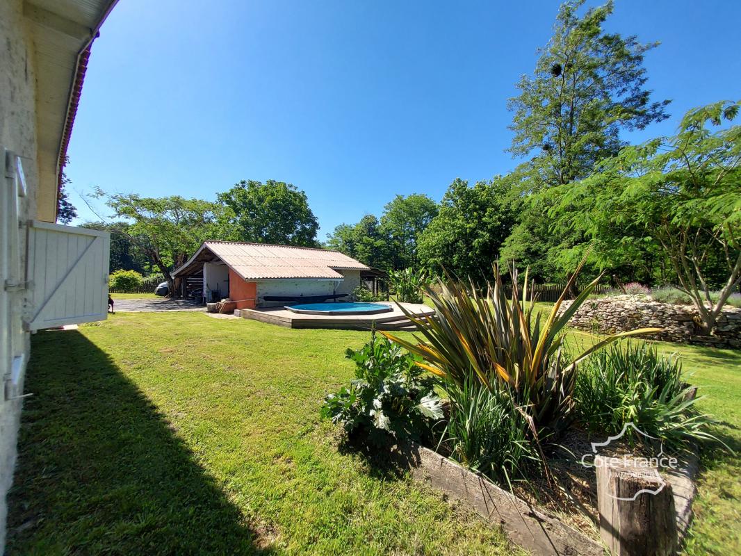 Ancienne ferme en pierre rénovée, avec dépendance et piscine - Photo 2