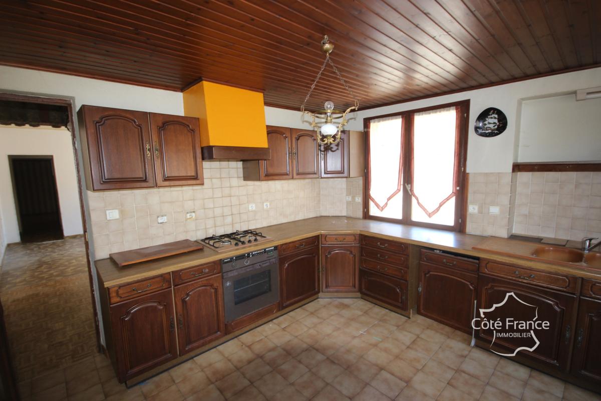 GIVET Appartement à rénover 3 chambres dans une petite copro - Photo 4