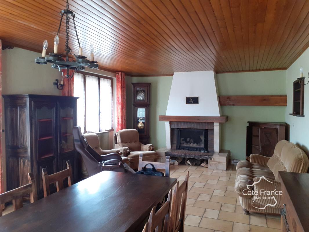 Maison 4 pièces avec dépendances dans village calme - Photo 3