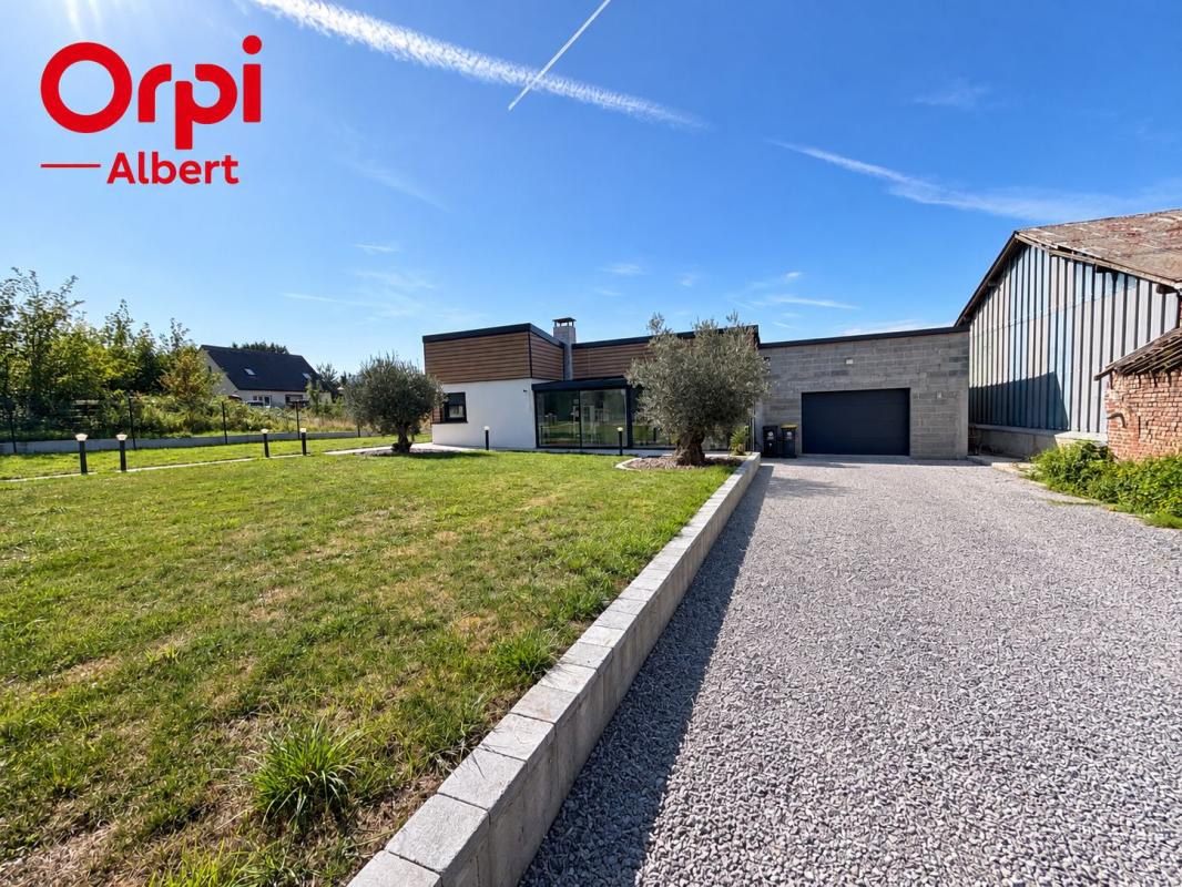 ENTRE ALBERT ET PÉRONNE – 
Véritable plain-pied avec jardin et garage