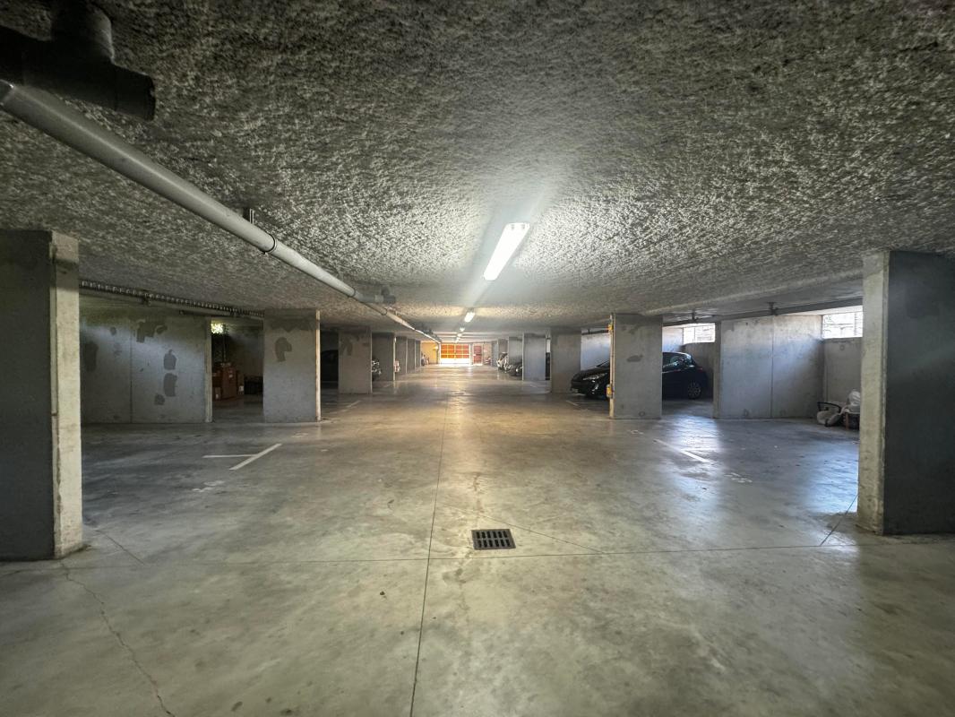 Place de parking - Quartier Sud d'AMIENS (80)
