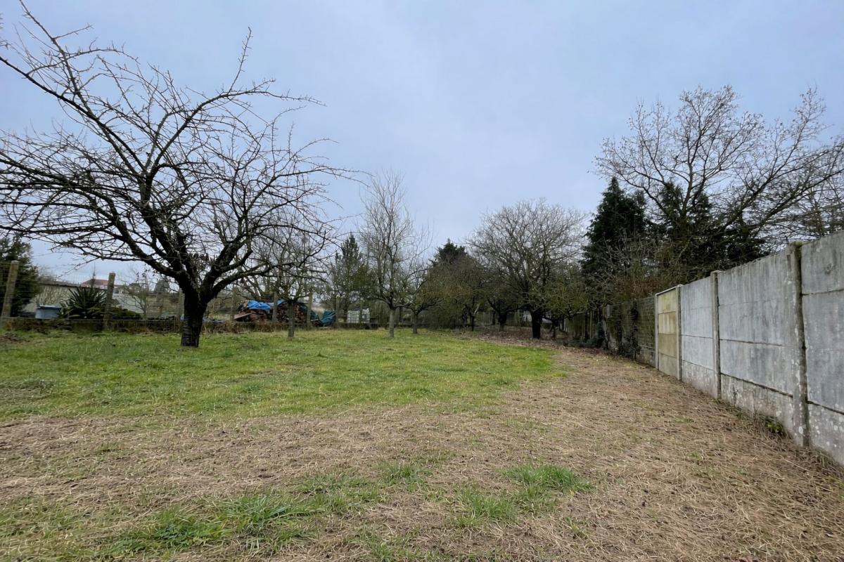 Terrain À Vendre à MEZIERES-EN-SANTERRE (80)
