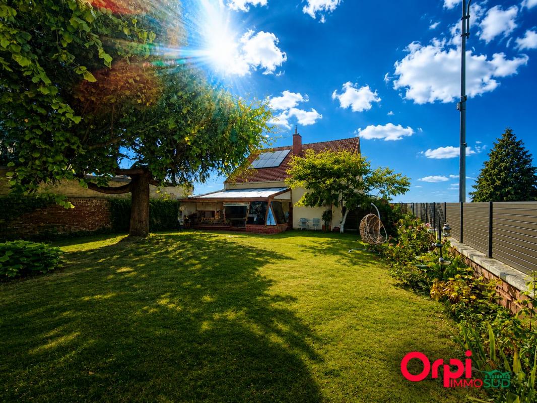 À vendre – Maison familiale avec jardin à Dury