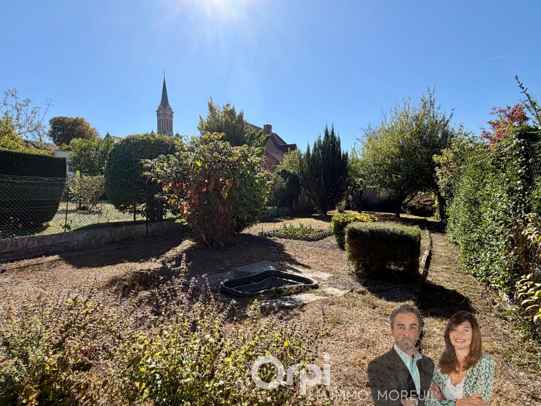 AILLY-SUR-NOYE – CENTRE-VILLE – MAISON AVEC JARDIN, VÉRANDA ET DÉPENDANCES