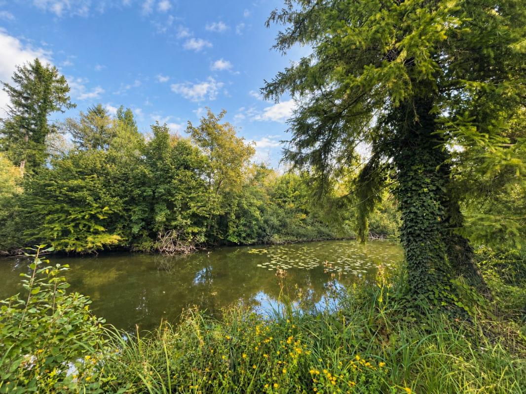 ÉTANG ET TERRAIN DE LOISIRS – 1,8 HECTARE