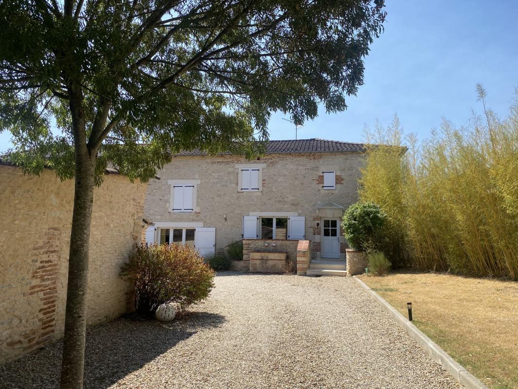 Propriété - 280m ²