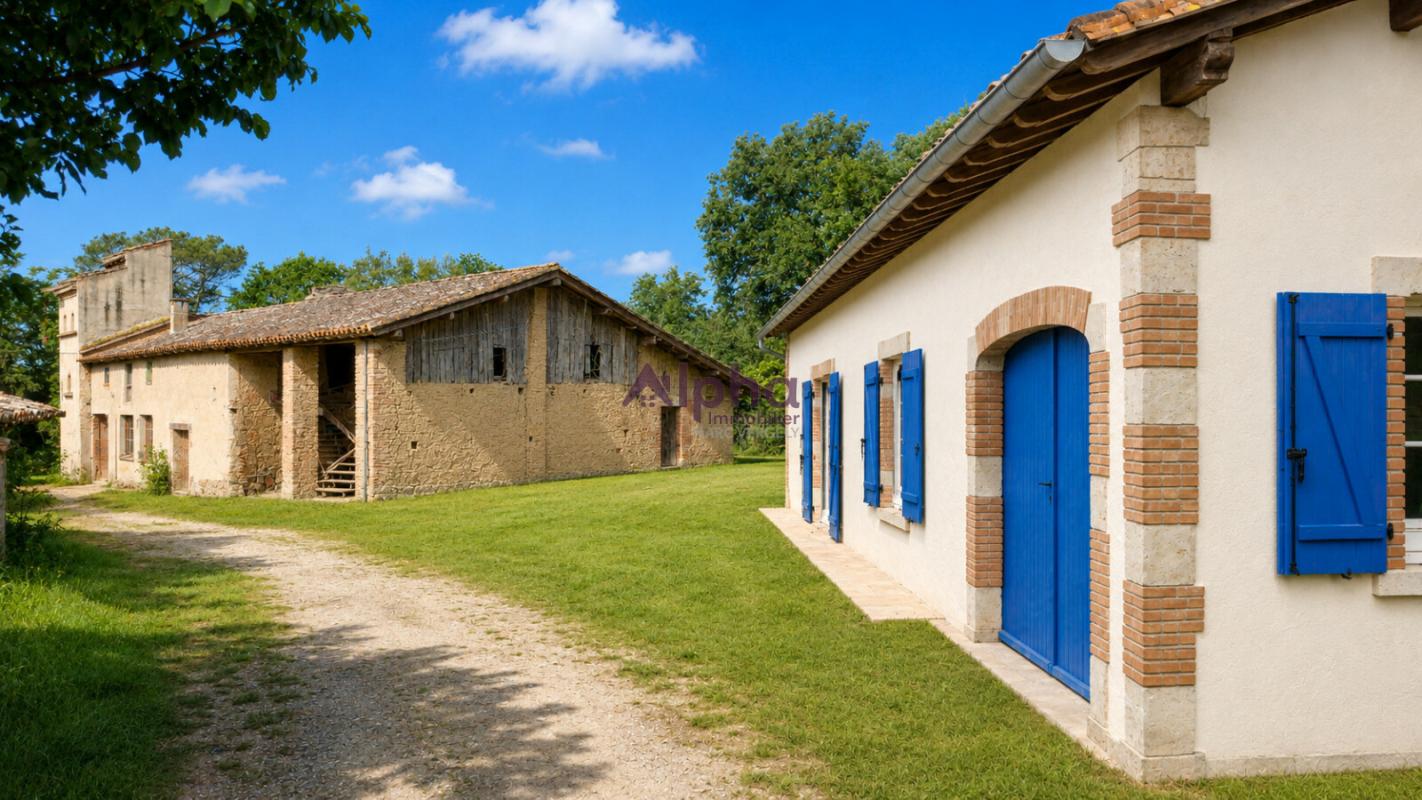 Domaine de 7 hectares avec maison de caractère, pigeonnier et dépendances
