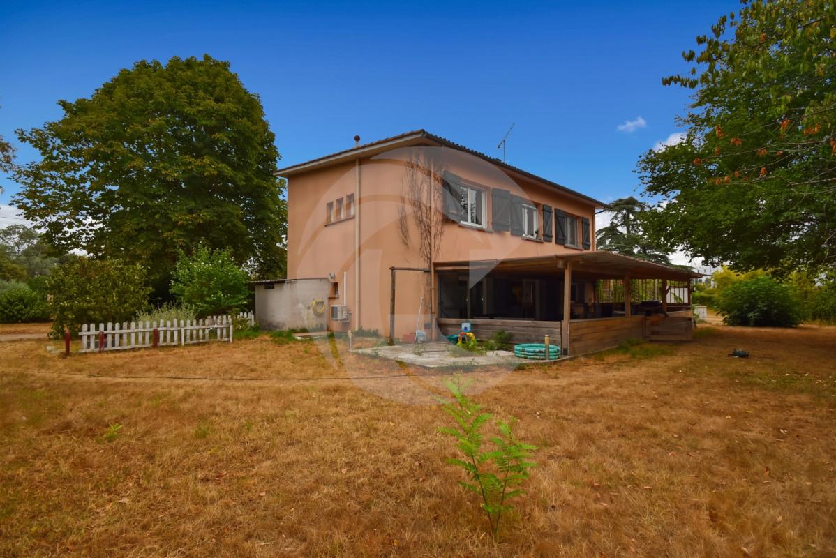 Maison familiale de 173 m² avec possibilité de deux habitations sur un terrain de 2 486 m² – Bioule
