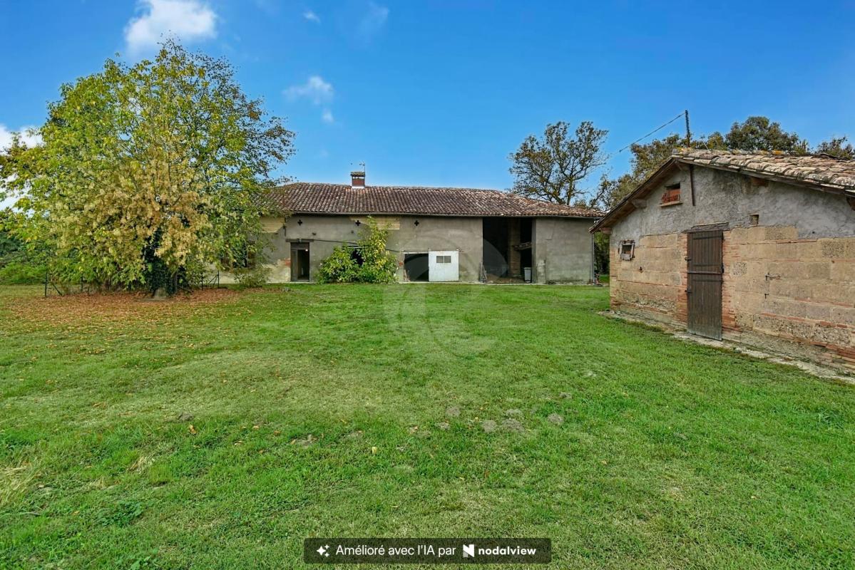 Ancienne ferme à rénover sur un terrain de 6 864 m² – Nègrepelisse