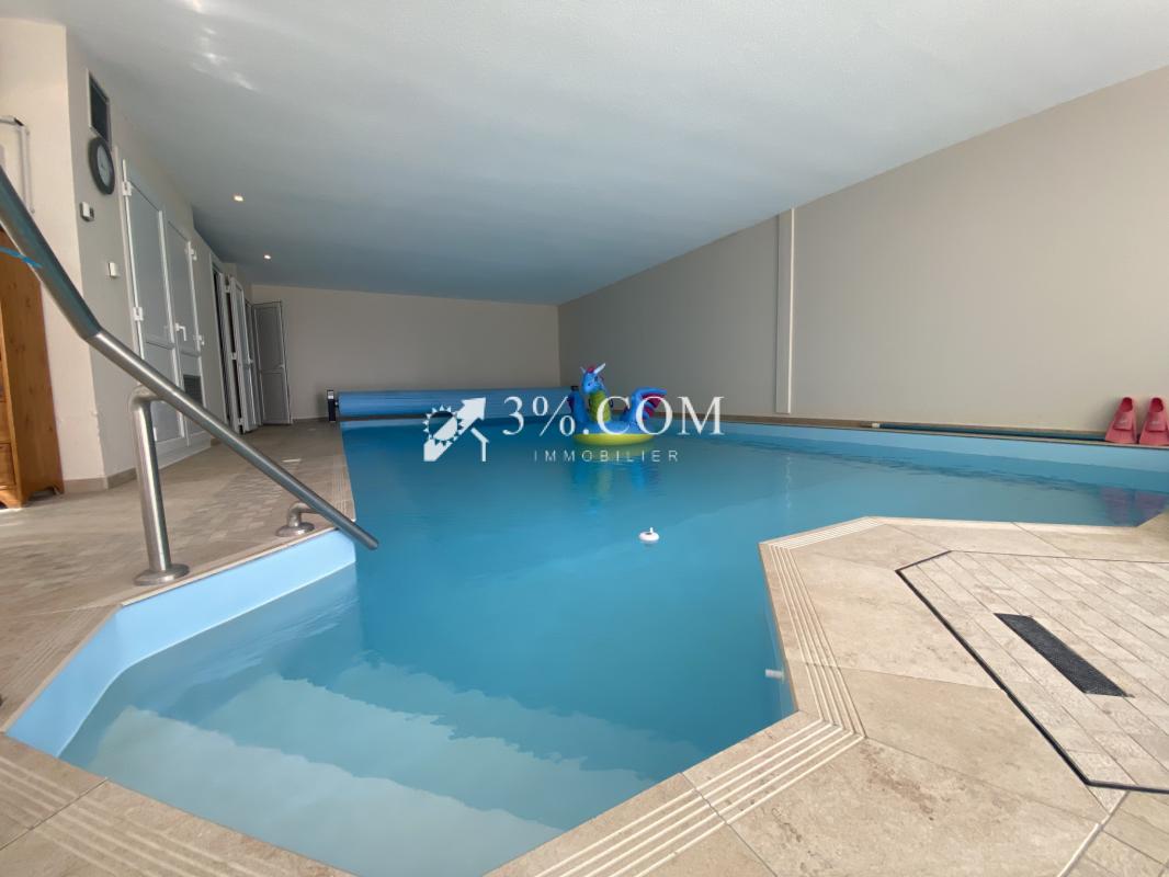 3%COM Belle propriété  avec piscine intérieure sur 16 ares - Photo 3