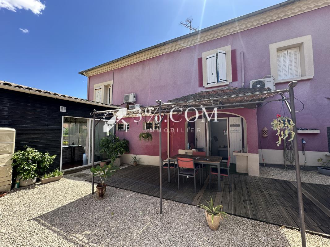 Maison de caractère, fort potentiel, dépendances et piscine - Photo 3