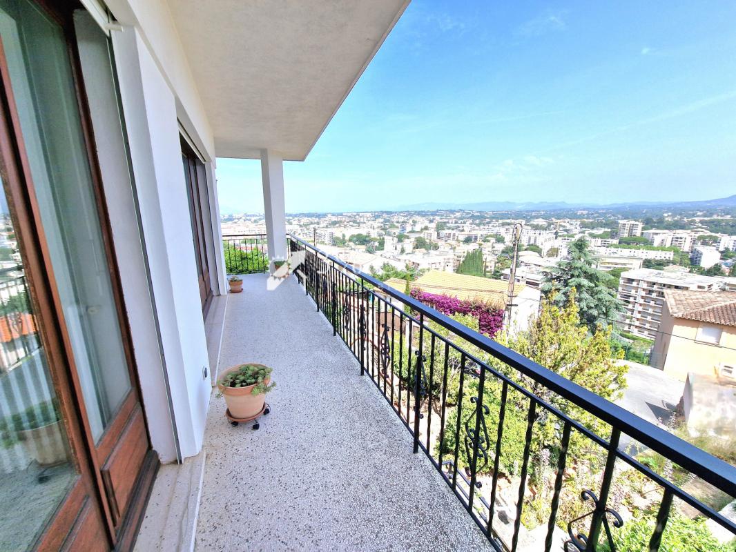 Grande villa proche centre-ville avec vue sur l'Estérel - Photo 2