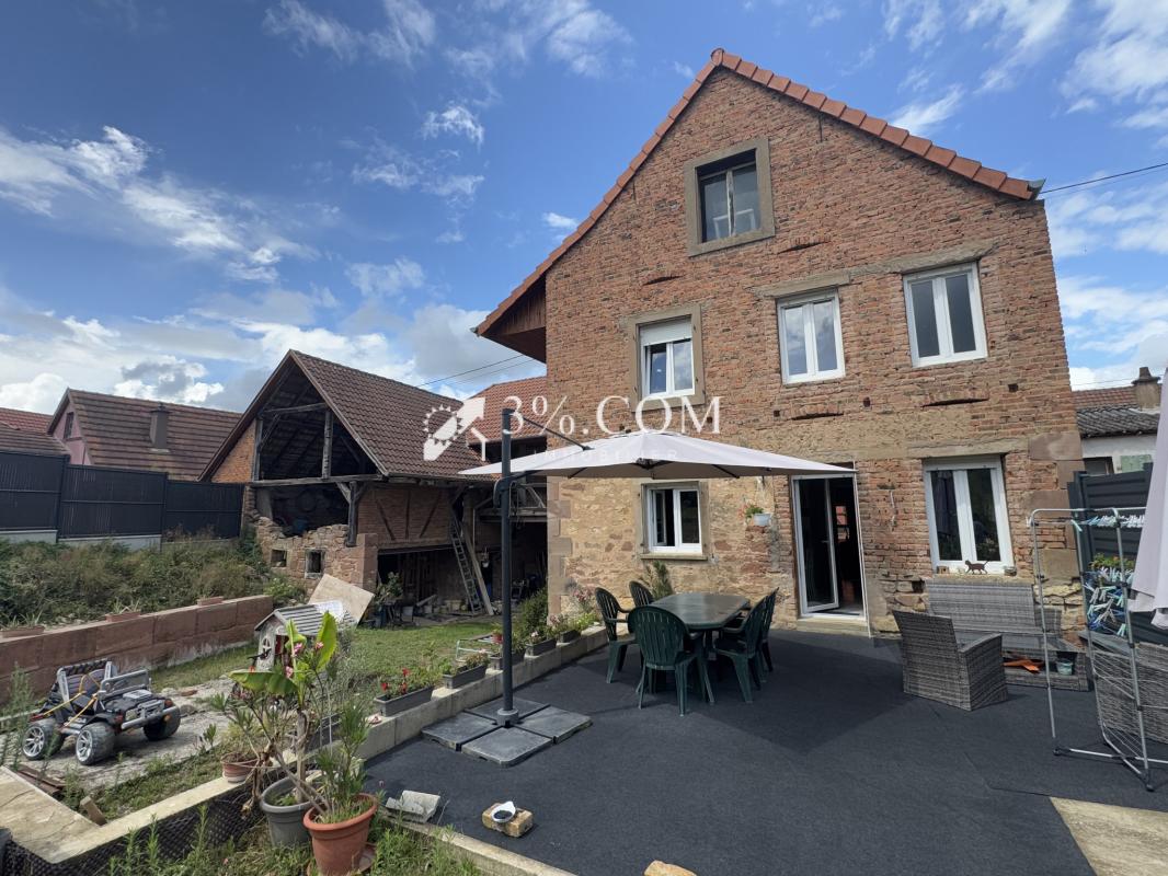 3%COM Une  grande maison rénovée avec dépendance sur 32 ares - Photo 4