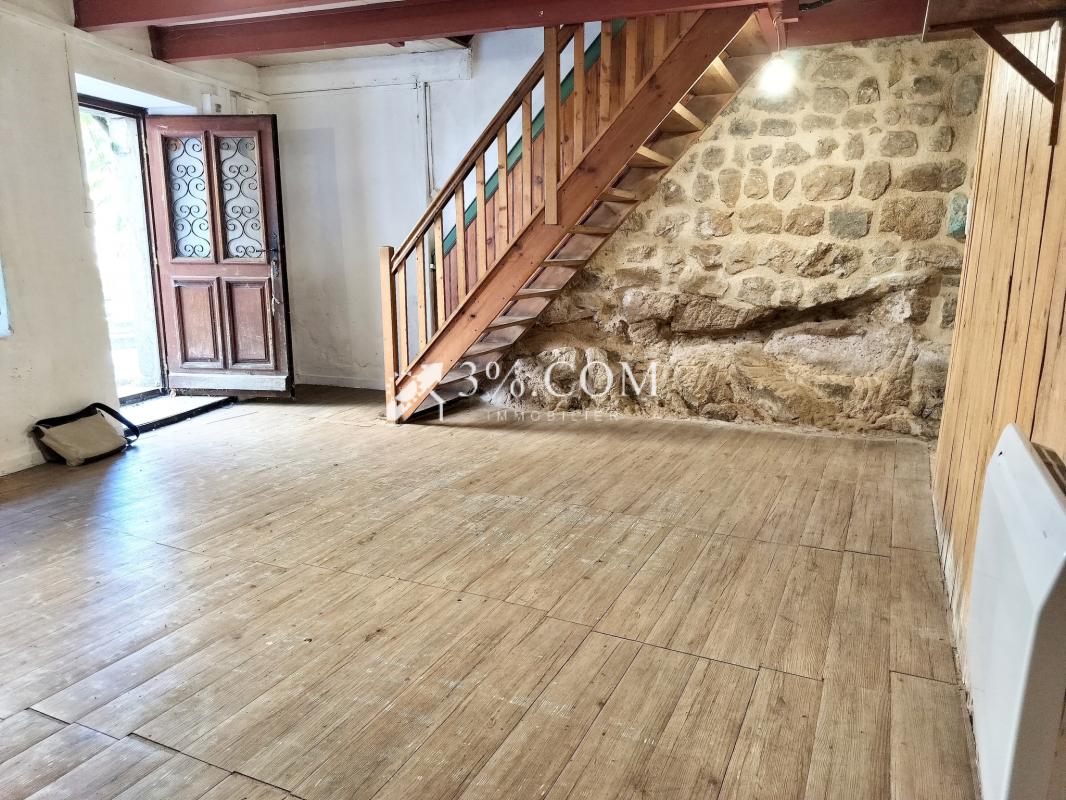 Maison de village en pierre de 60m2 avec deux chambres - Photo 2