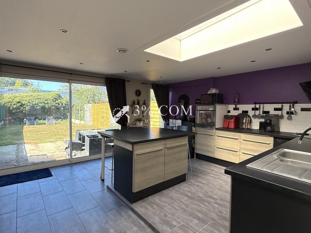MAISON DE 141 M2 AVEC 4 CH + JARDIN - Photo 4
