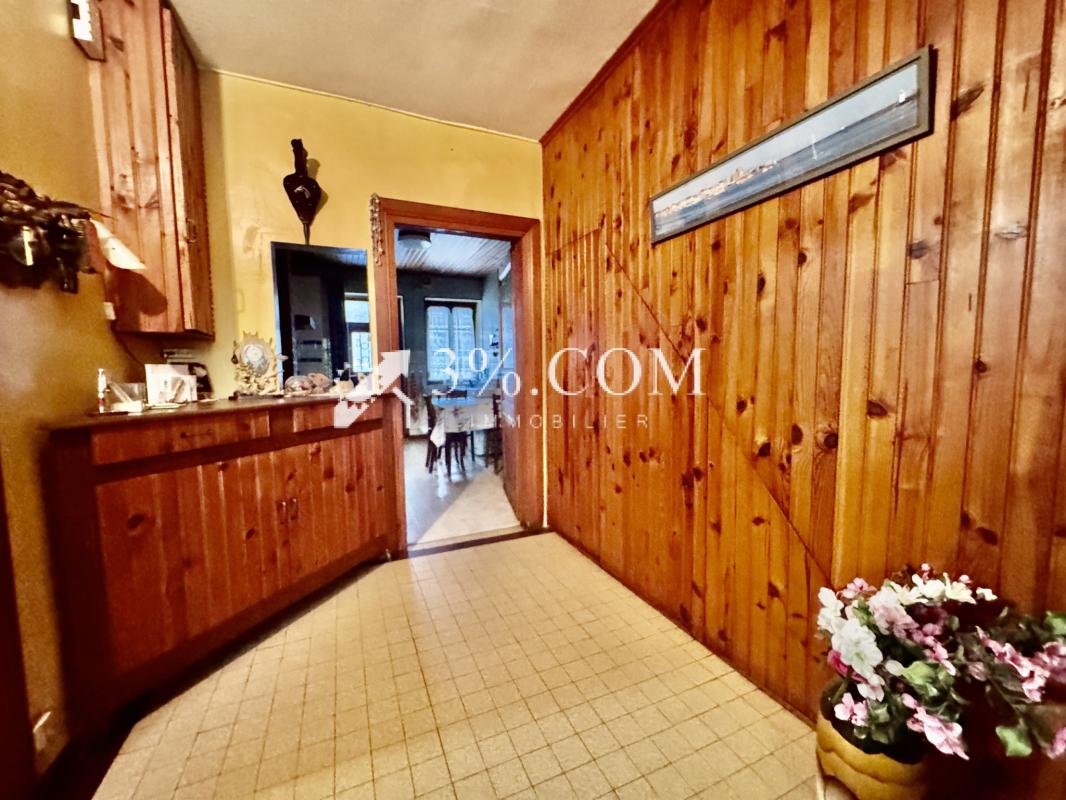3%COM Maison  à rénover avec grange sur 7 ares - Photo 4