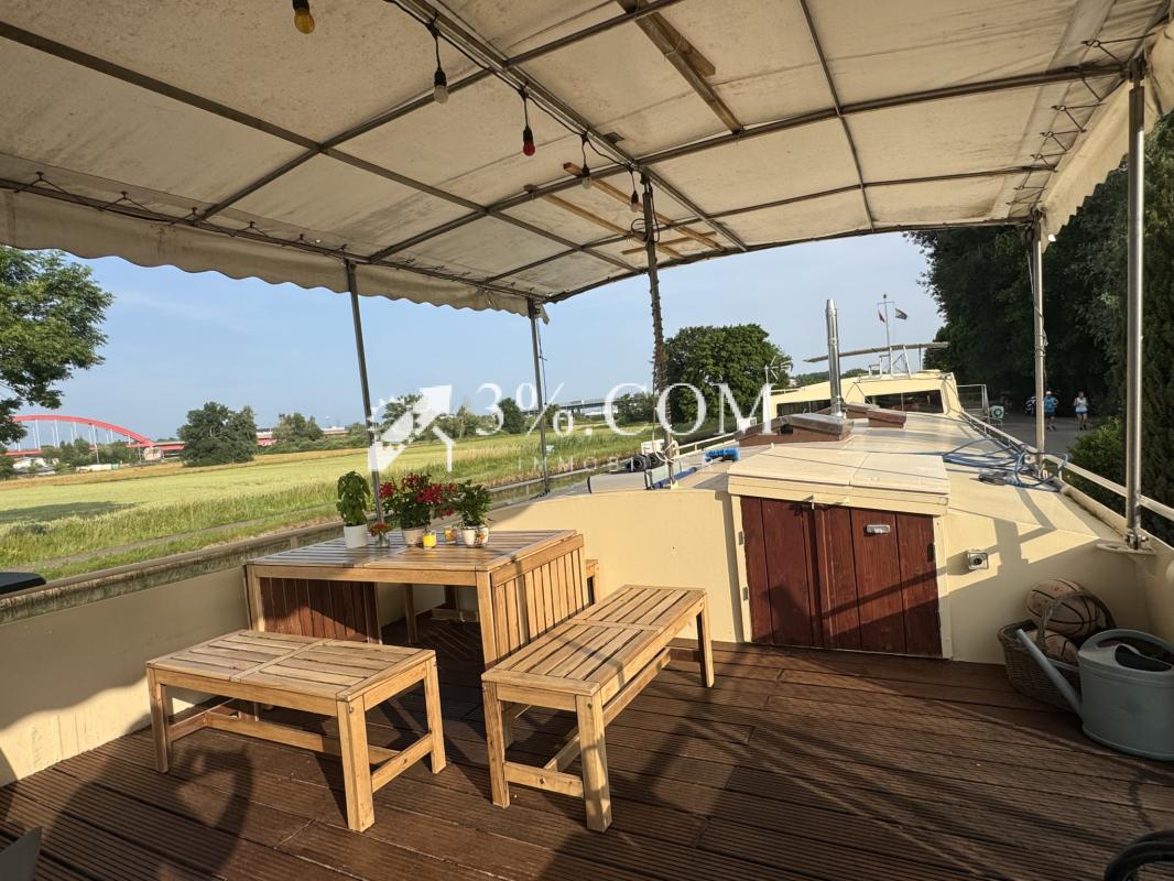 3%COM Péniche d'habitation  avec spa et piscine située à Eck - Photo 4