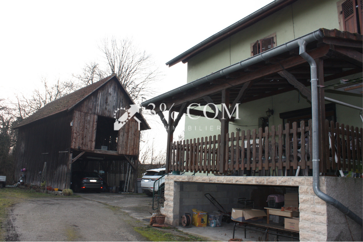 Maison de caractère 162 m2   combles aménageables   6,90 are - Photo 4