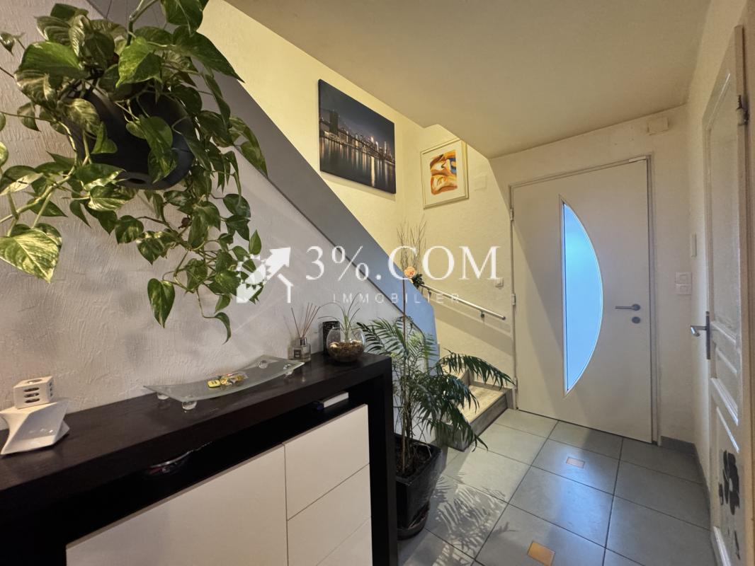 3%COM Jolie maison avec piscine et spa sur 8 ares - Photo 2