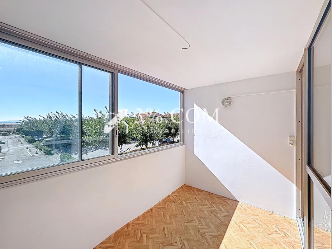 Studio de 27.4 m2 avec loggia, vue sur les Salins, piscine e - Photo 3