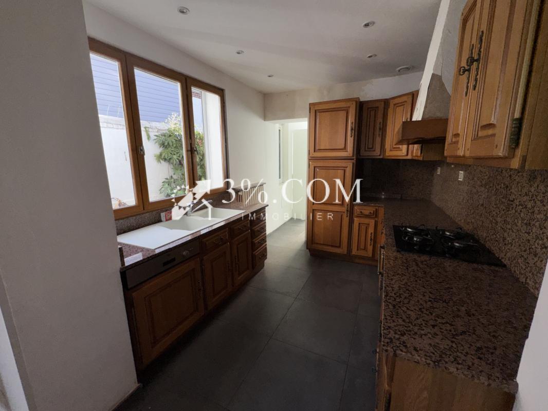 Maison de ville 135m2 avec petit jardin et garage à Valencie - Photo 5