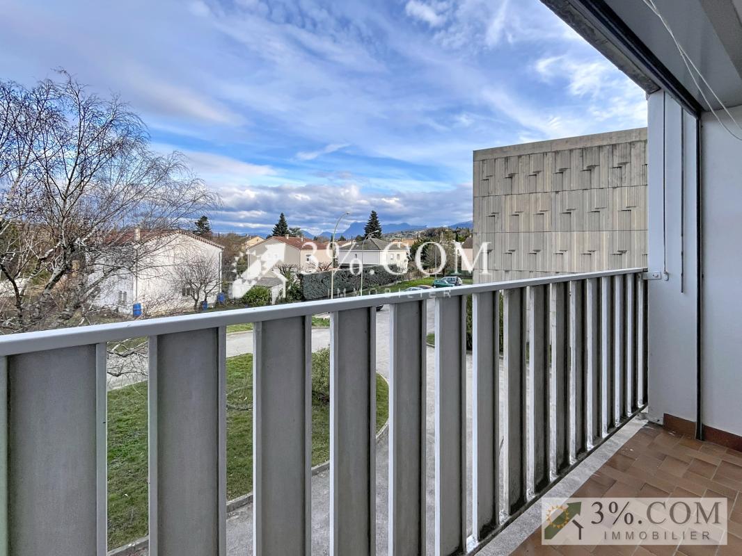Appartement T3 avec balcon et cave - Photo 4