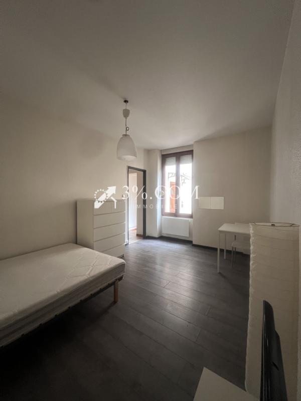 Appartement F1 de 27,39 m2 au calme à rafraîchir avec parkin - Photo 2
