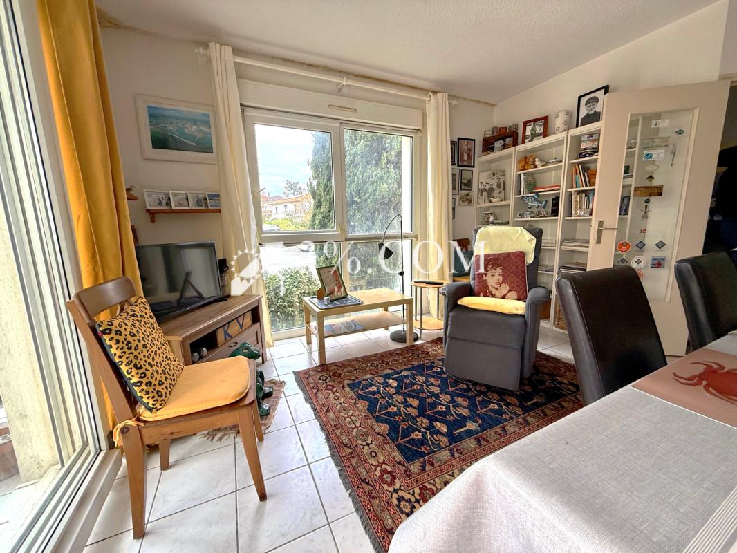 Appartement T2 à vendre à Saintes rive gauche, ascenceur, ca - Photo 4