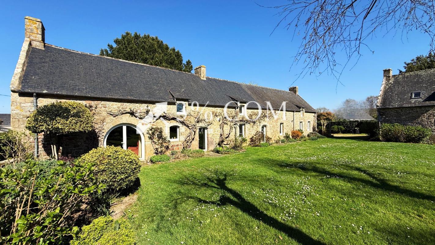Maison à vendre, 10 pièces, 237 m², Plougoumelen
