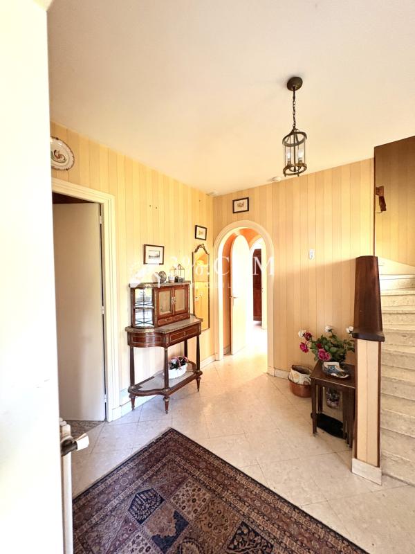 GRANDE MAISON AVEC JARDIN ET SOUS-SOL - Photo 4