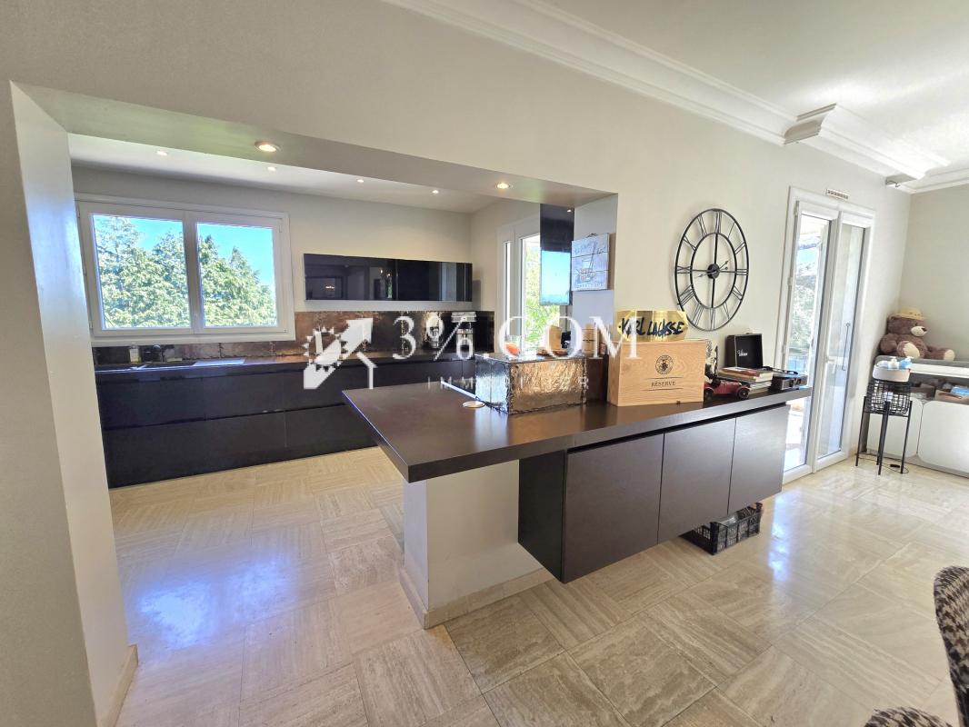 Villa de 200m2 et 5 chambres sur terrain clos et arboré de 1 - Photo 5