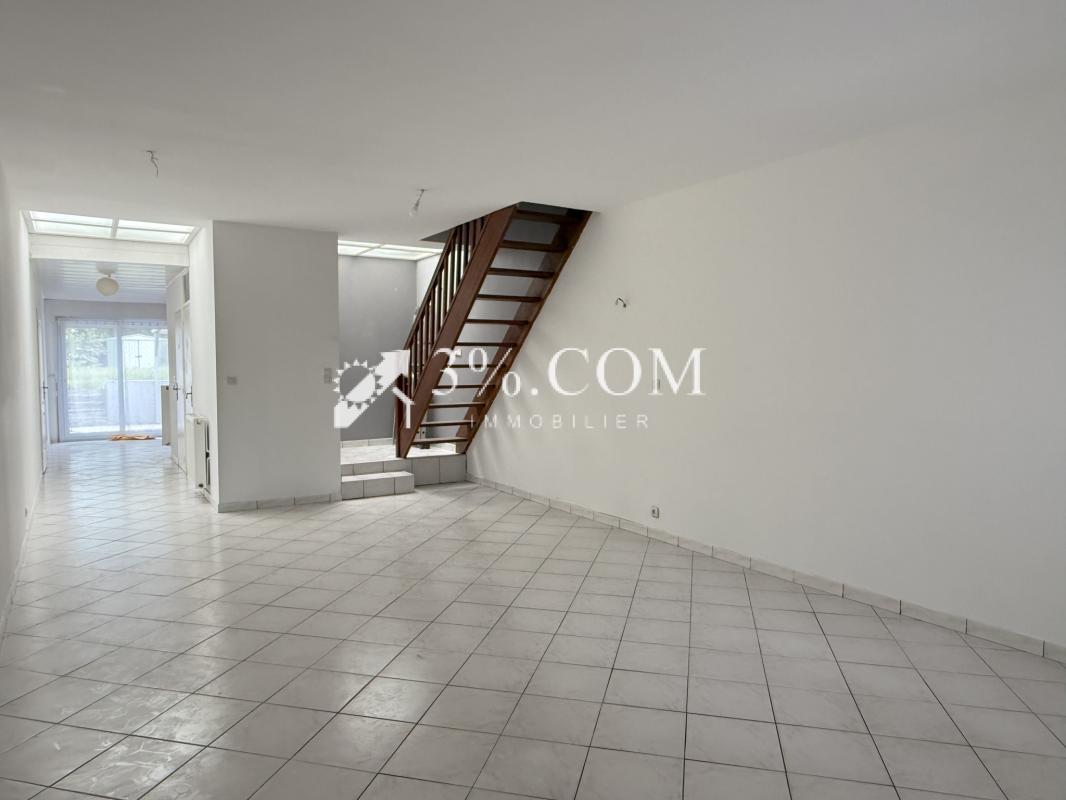 Maison à vendre, 5 pièces, 105 m², Neuville En Ferrain