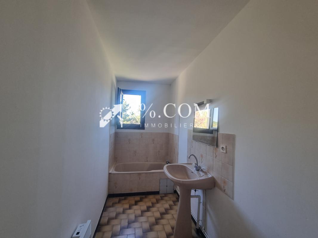 JOLI APPARTEMENT 2 PIECES A RAFRAICHIR DANS PETITE COPRO AU - Photo 5