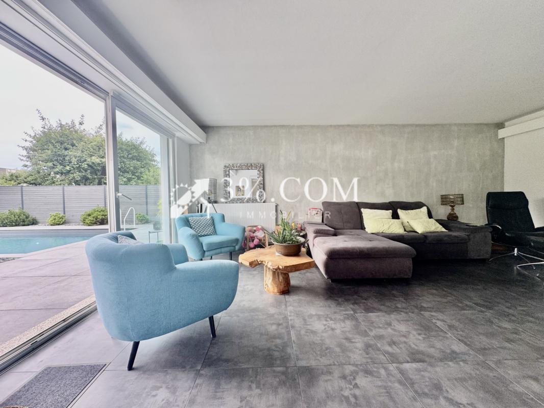 3%COM Belle maison avec piscine TRUCHTERSHEIM  sur 8 ares - Photo 4
