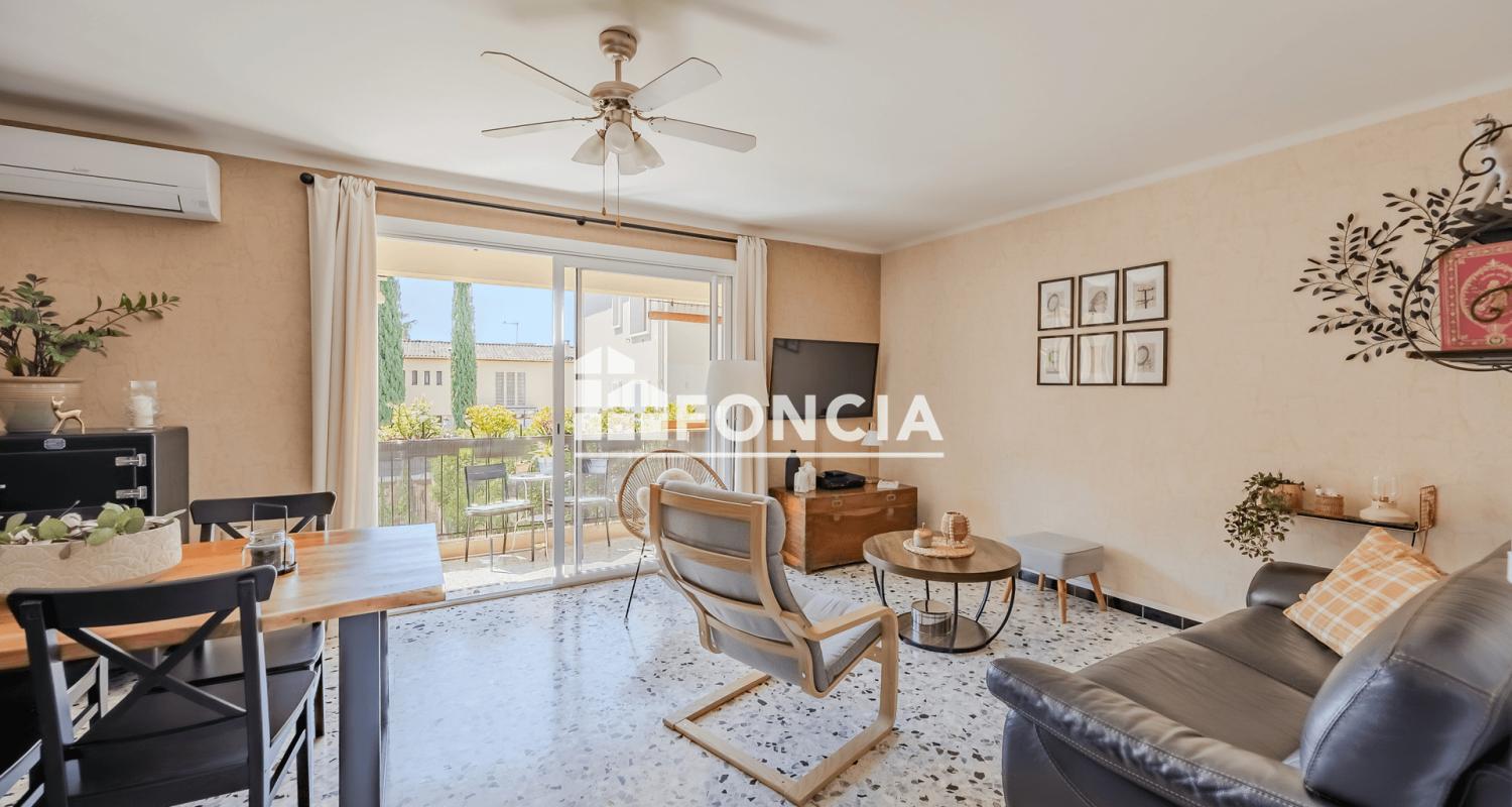 EXCLUSIVITE HYERES CENTRE , au calme T4 de 90m2 TERRASSE SUD & GRAND GARAGE