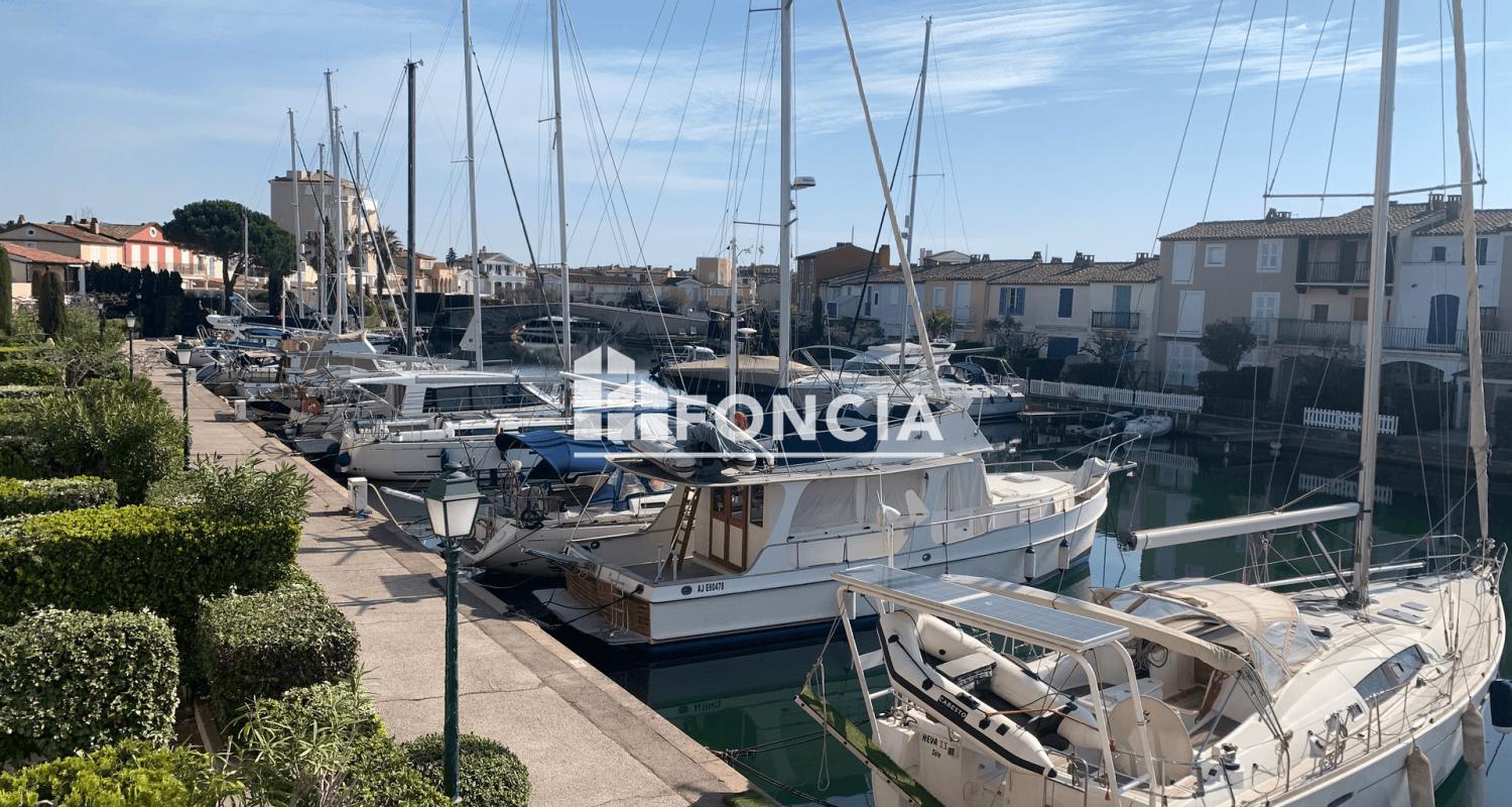 STUDIO 4 COUCHAGES AVEC COIN NUIT - VUE MARINA - RESIDENCE SECURISEE AVEC PARKING PRIVATIF - PORT GRIMAUD