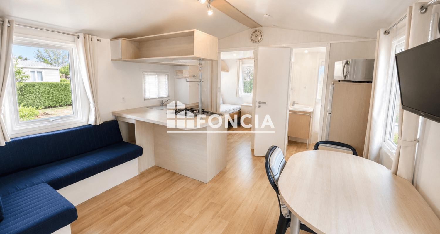 MOBIL HOME SUR PARCELLE 150M2 - DOMAINE AVEC PISCINE ET ACCUEIL - GRIMAUD