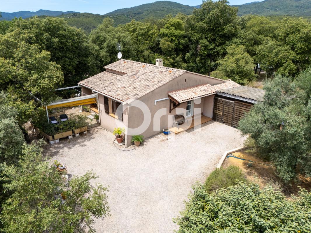 MAISON PLAIN-PIED - A RAFRAICHIR - DOMAINE SECURISE AVEC PISCINE / TENNIS / DIVERS - A 10 MINUTES DE FAYENCE - JARDIN + CAVE