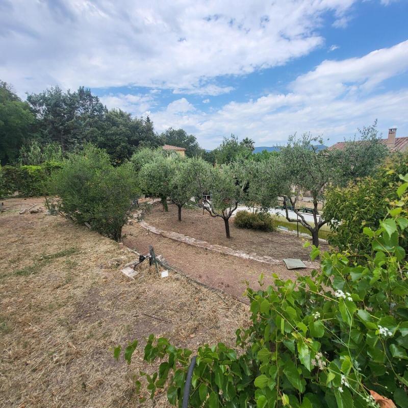 Terrain — Pierrefeu-du-Var