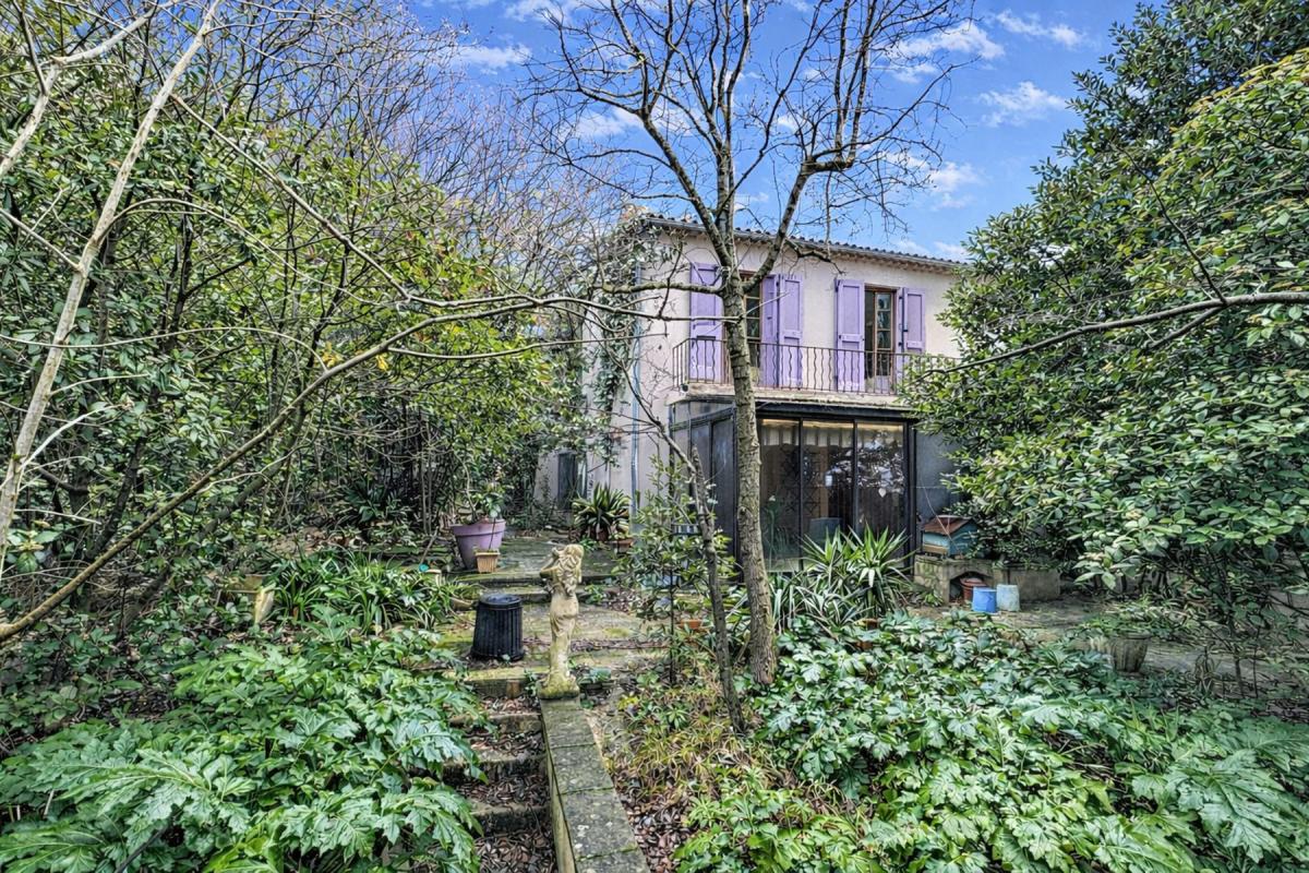 Villeneuve les Avignon Maison 4 pièces 106m² parcelle 1042m²