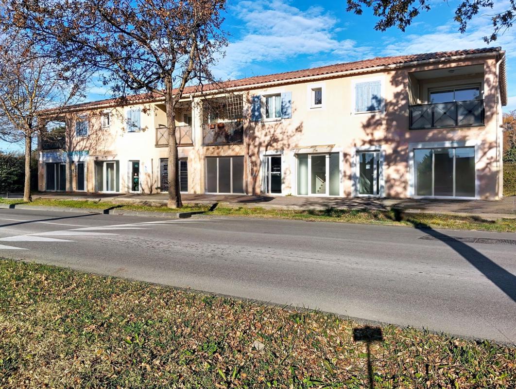 ENTRAIGUES-SUR-LA-SORGUE – MURS COMMERCIAUX LOUÉS – 88 M²