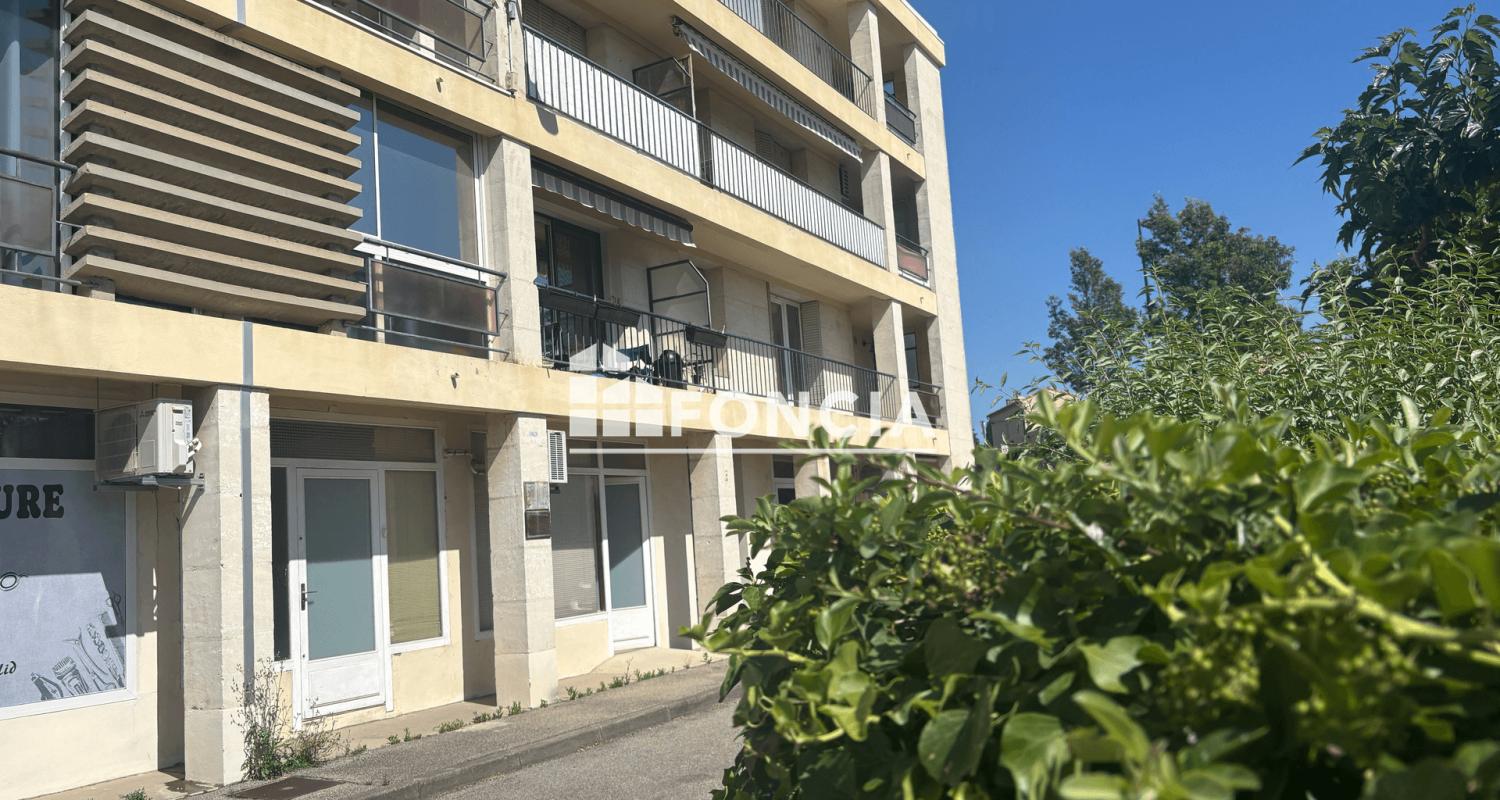 Exclusivité FONCIA, local climatisé de 30 m2, parking
