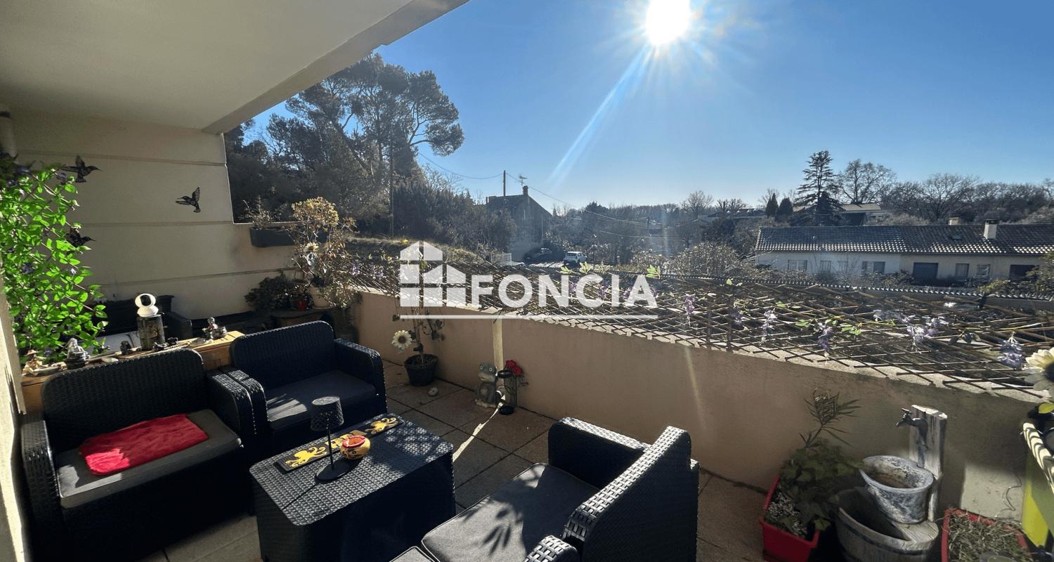 Villeneuve lès Avignon, appartement de type 2 avec Garage dans résidence sécurisée