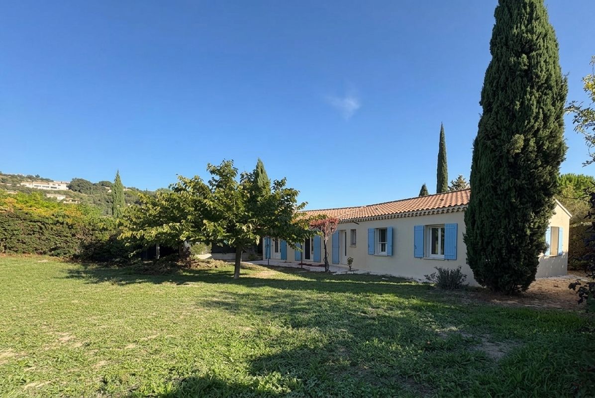 Rochefort-Du-Gard, Villa de plain-pied sur 1540m² de terrain avec piscine