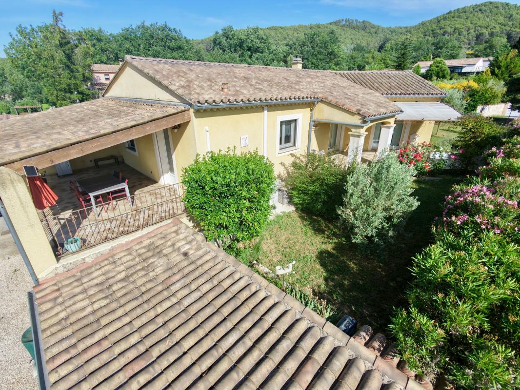 Maison À Vendre - 145 m² - 5 pièces - environnement calme