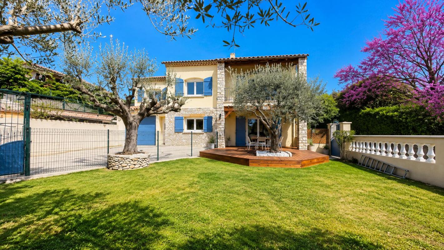 EXCLUSIVITE VILLA 211M² 11 PIECES 7 CHAMBRES TERRAIN 714M² PISCINE POOL HOUSE 26110 DROME PROVENCALE