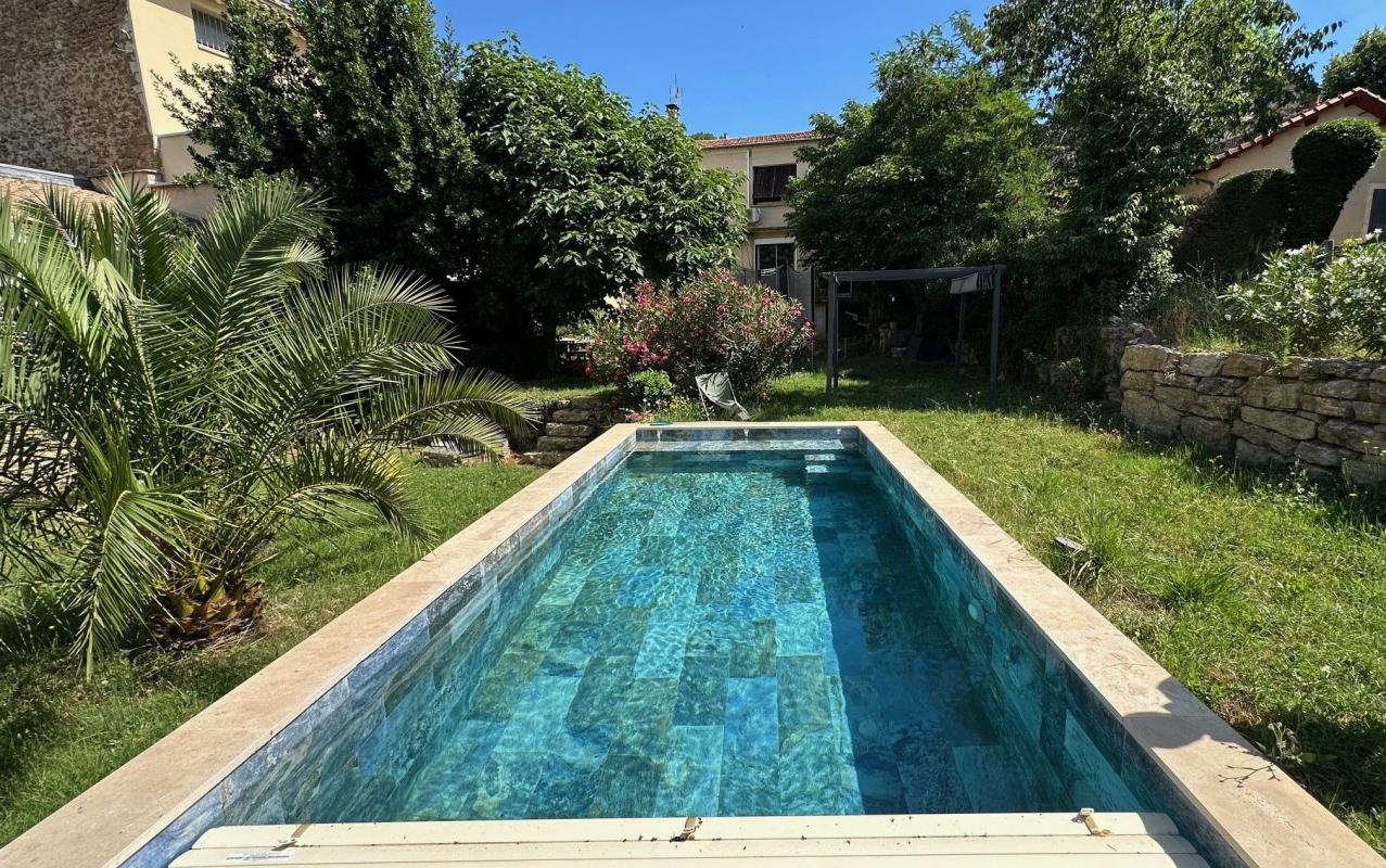 MAISON DE VILLAGE 146M² HABITABLE 5 CHAMBRES 730 M² TERRAIN PISCINE 84110 SECTEUR VAISON LA ROMAINE