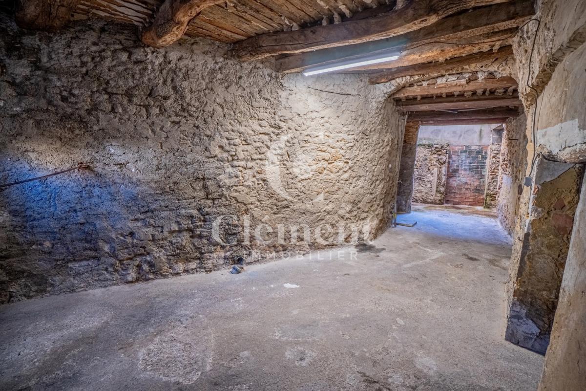 Maison de village avec garage et grenier à Piolenc